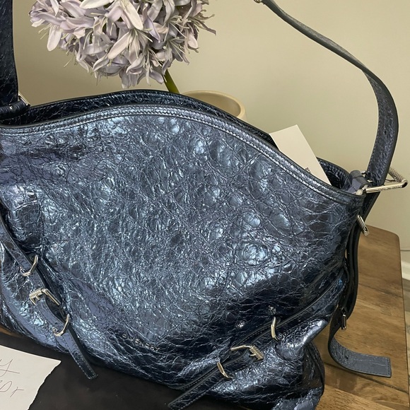 NWT Givenchy Voyou Medium Hobo - Picture 4 of 16